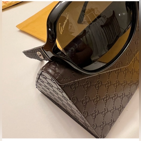 Authentic Gucci Sunnies (sunglasses), Dk Brown Lenses and Frames. Made in Italy - Picture 13 of 13